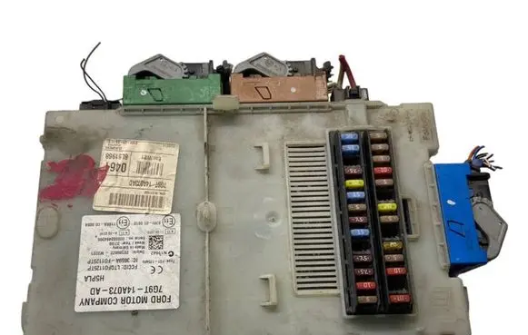 Ford Mondeo MK IV Fuse module 7G9T14A073AD 1TQF01125TP 3659AF01125TP