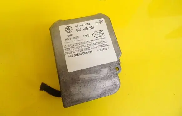 Skoda Octavia Mk1 (1U) Airbag control unit/module 6Q0909601