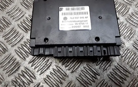 Volkswagen Touareg I Engine control unit/module 7l6937049af