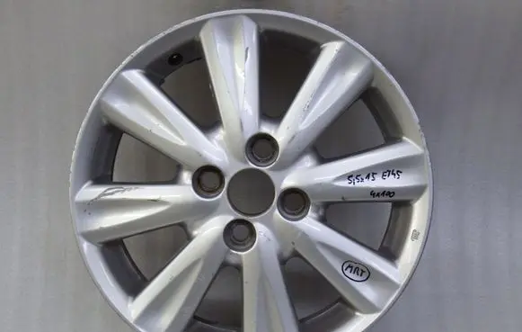 Toyota Yaris R15 alloy rim 