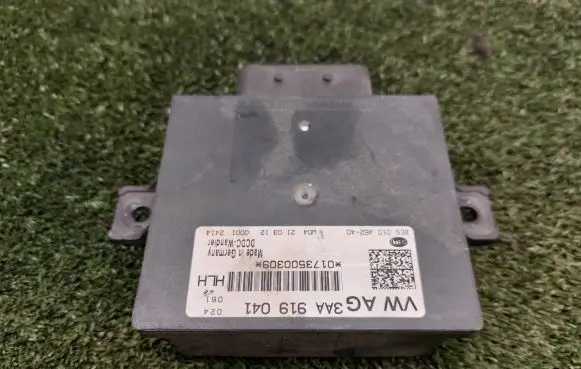 Volkswagen PASSAT B7 Power management control unit 3AA919041