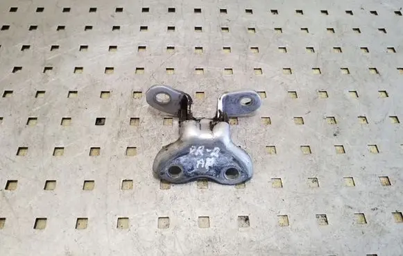 Toyota Avensis T270 Front door lower hinge 