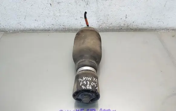 BMW X5 E53 Lower shock absorber bracket 