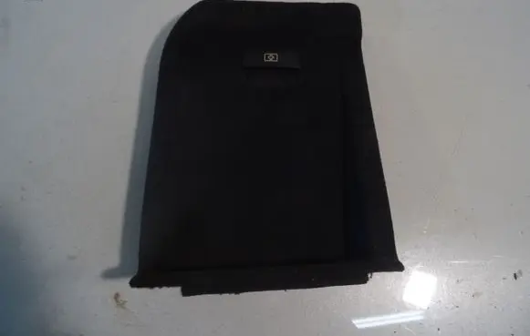 Trunk/boot lower side trim panel