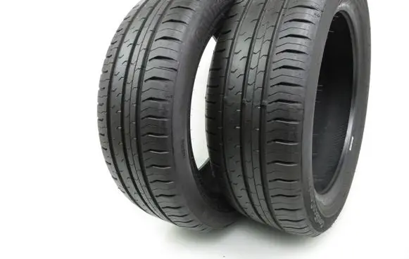 Volkswagen Golf V R16 summer tire 