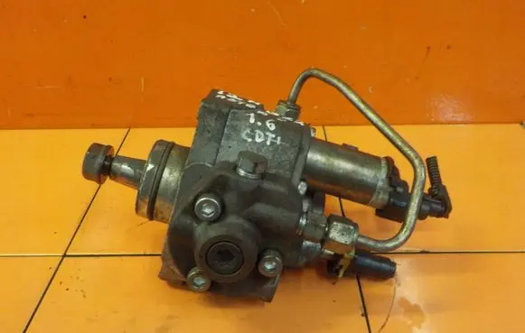 Opel Astra J Fuel injection high pressure pump 55570040 B16DTL