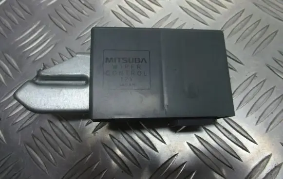 Honda CR-V Window wiper relay 