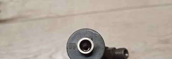 Fuel injector