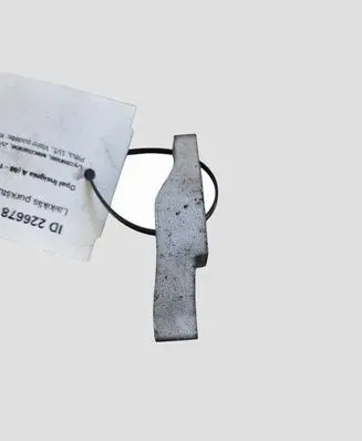 Opel Insignia A Fuel Injector clamp holder 1097979 85152