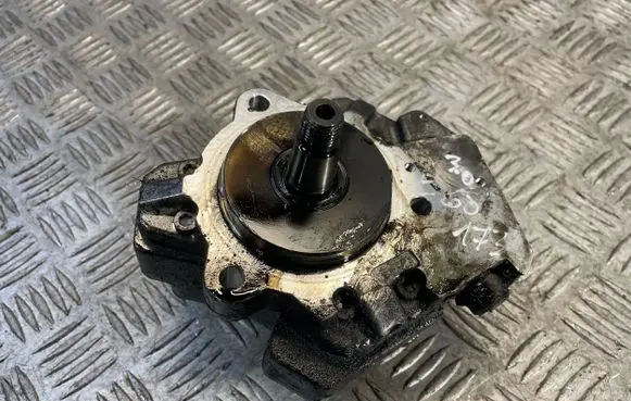 BMW 5 E60 E61 Fuel injection high pressure pump 7798333 0445010146 337608