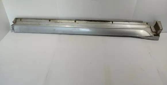 Mitsubishi Pajero Sill MN117302