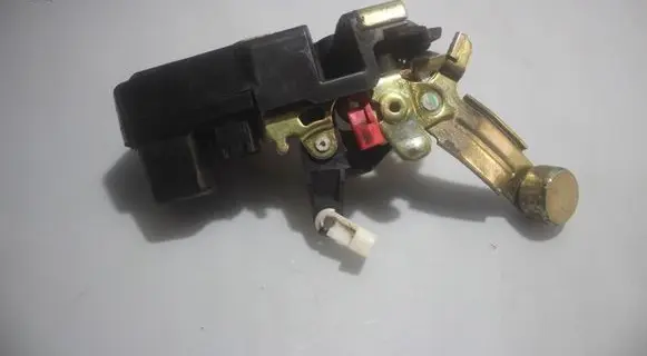 Jeep Cherokee Front door lock