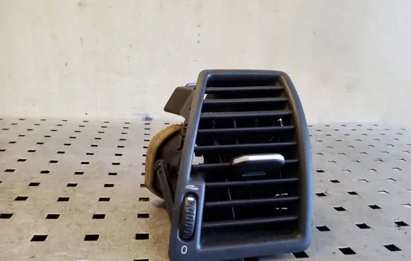 Volvo XC90 Dashboard side air vent grill/cover trim 3409399