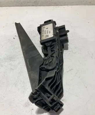 Volkswagen Jetta V Accelerator throttle pedal 1K1721503P