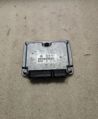 Volkswagen PASSAT B5 Engine control unit/module 038906018P 28SA3504 0281001720
