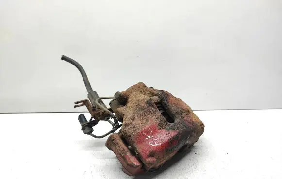 Volkswagen PASSAT B5.5 Front brake caliper