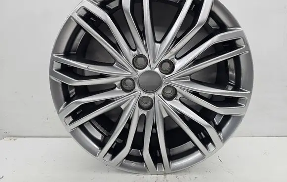 Toyota Yaris Cross R18 alloy rim 