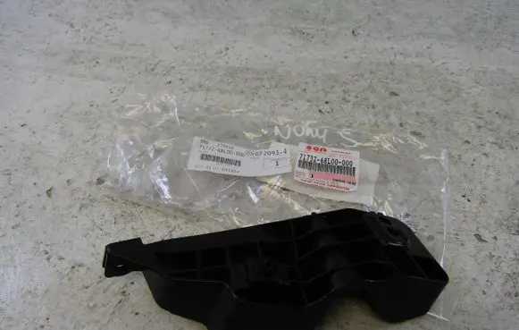 Suzuki Swift II Front bumper mounting bracket 7173268L0
