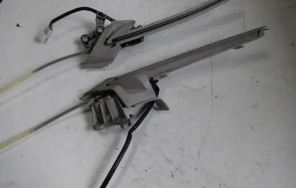 Mercedes-Benz E W212 Parcel shelf load cover mount bracket 