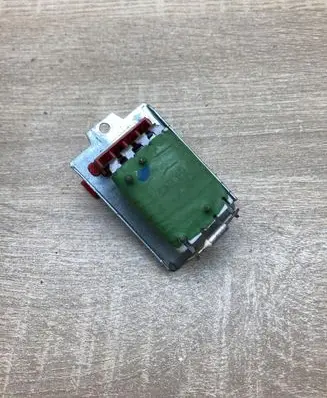 Audi A4 S4 B5 8D Heater blower motor/fan resistor 8D0959263 7402458363F