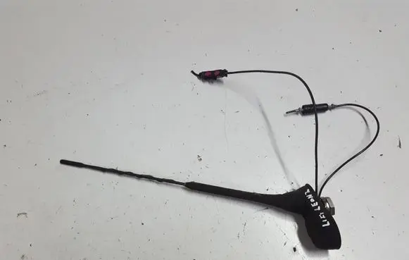 Seat Leon (1P) Aerial GPS antenna 1P0035501BXXX 1P0035501B