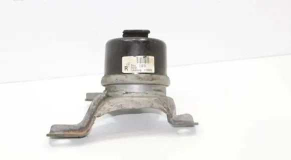 Volvo S60 Engine mount bracket 31330135