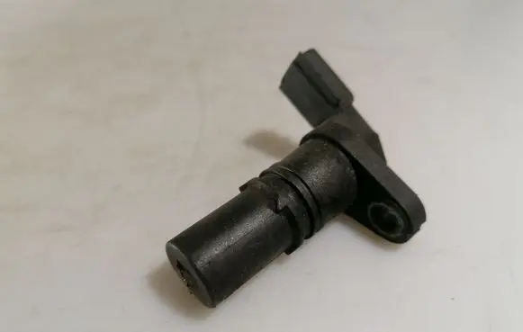 Renault Trafic III (X82) Crankshaft position sensor 8200885209