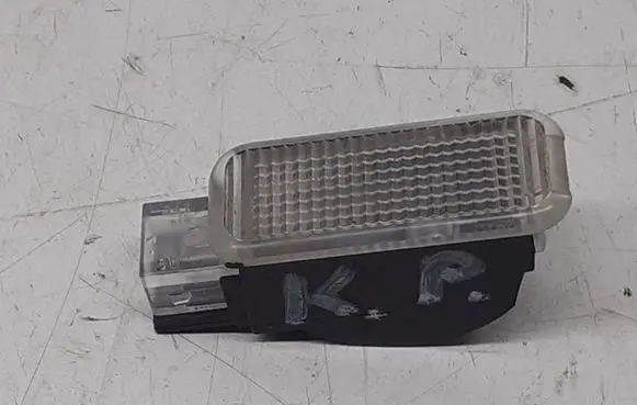 Volkswagen PASSAT B5.5 Front door interior light 3B0947415B