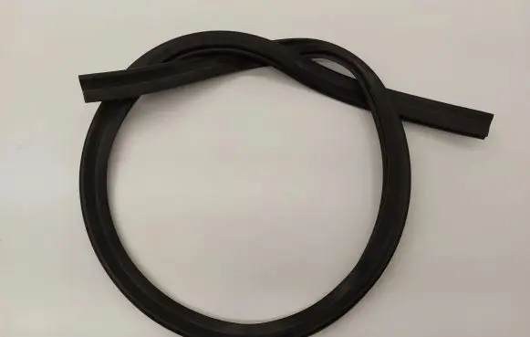 Volkswagen Tiguan Engine compartment rubber 5N0823723B