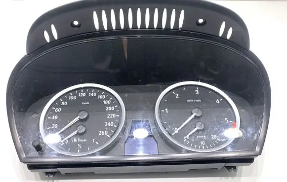 BMW 5 E60 E61 Speedometer (instrument cluster) 9135253