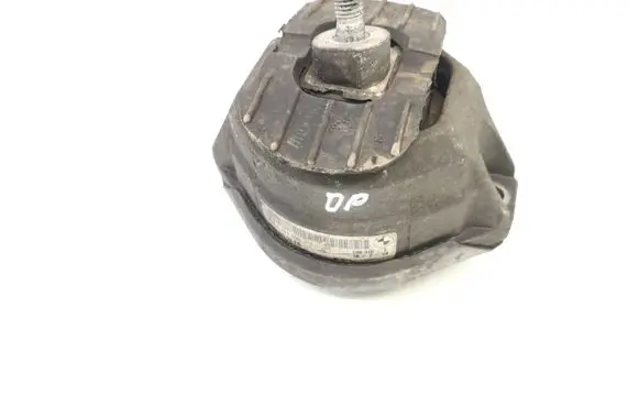 BMW 5 E60 E61 Engine mount bracket 6761090 676109003