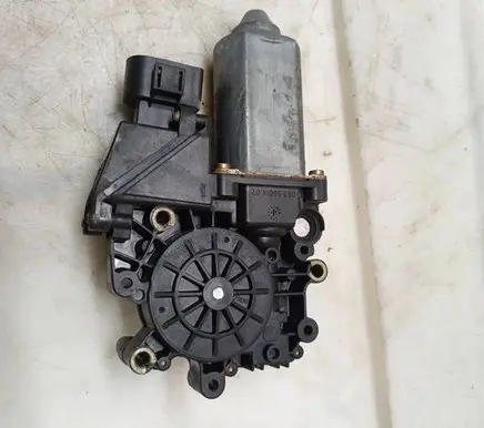 Audi A6 S6 C5 4B Front door window regulator motor 0536001402 813959801 114181101774