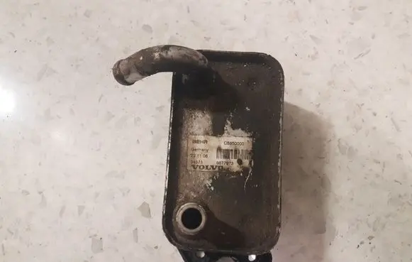 Volvo S60 Oil filter mounting bracket C5850000 8677973