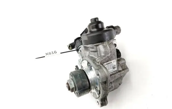Skoda Superb B6 (3T) Fuel injection high pressure pump 0445010514 03L130755D