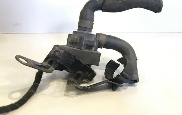 Volkswagen Golf VI Electric auxiliary coolant/water pump 1K0965561F
