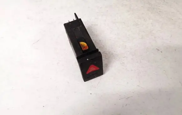 Volkswagen PASSAT B5 Hazard light switch 3b0953235c