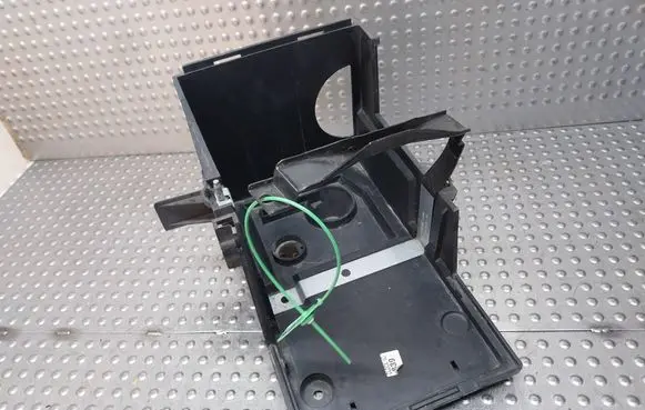 Volvo V50 Battery box tray S26380500 30667941 3M5110723BU