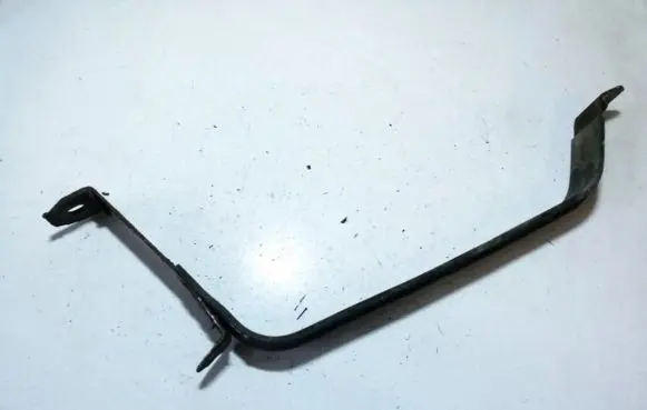 Fuel tank mounting bracket