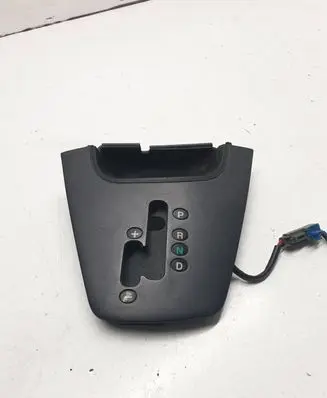 Hyundai Tucson JM Gear shifter surround trim plastic 846512E800 846462E000