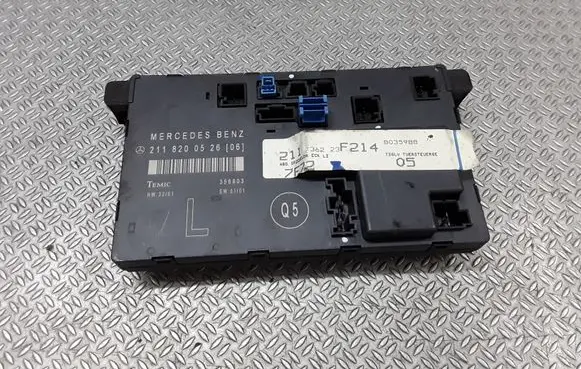 Mercedes-Benz E W211 Door control unit/module 2118200526