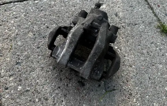 Rear brake caliper