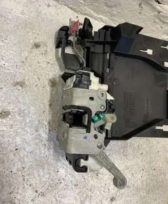 Dodge Nitro Front door lock 04589467AD TKC0297