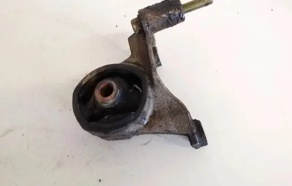 Honda Civic Engine mount bracket