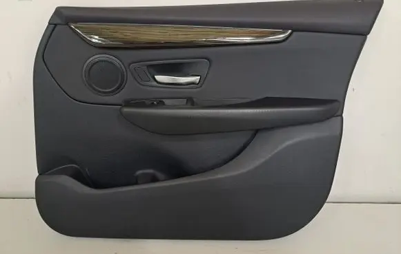 BMW 2 F46 Front door card panel trim 7404804