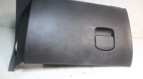 Opel Corsa D Glove box