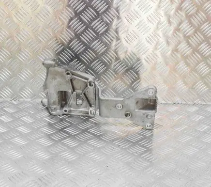 Volvo V40 Generator/alternator bracket 31401077
