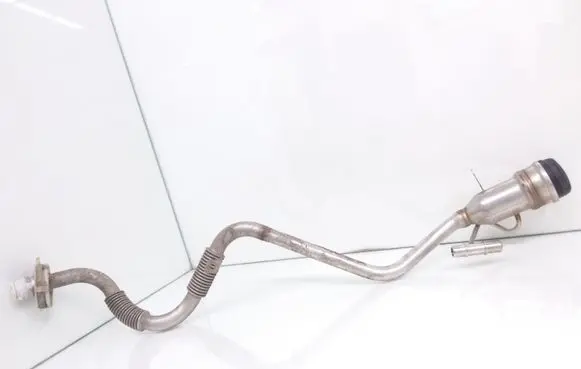 BMW 3 E90 E91 Fuel tank filler neck pipe 