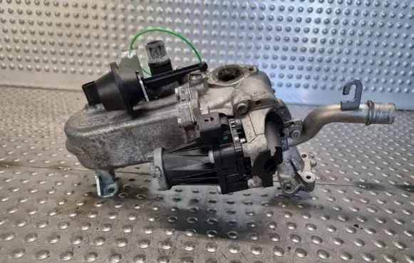 Ford Kuga II EGR valve cooler FM5Q-9D475-AA02 702209150