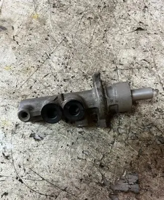 Volvo S40, V40 Master brake cylinder 310052