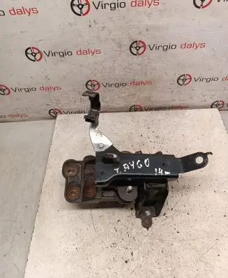 Toyota Aygo AB40 Engine mount bracket